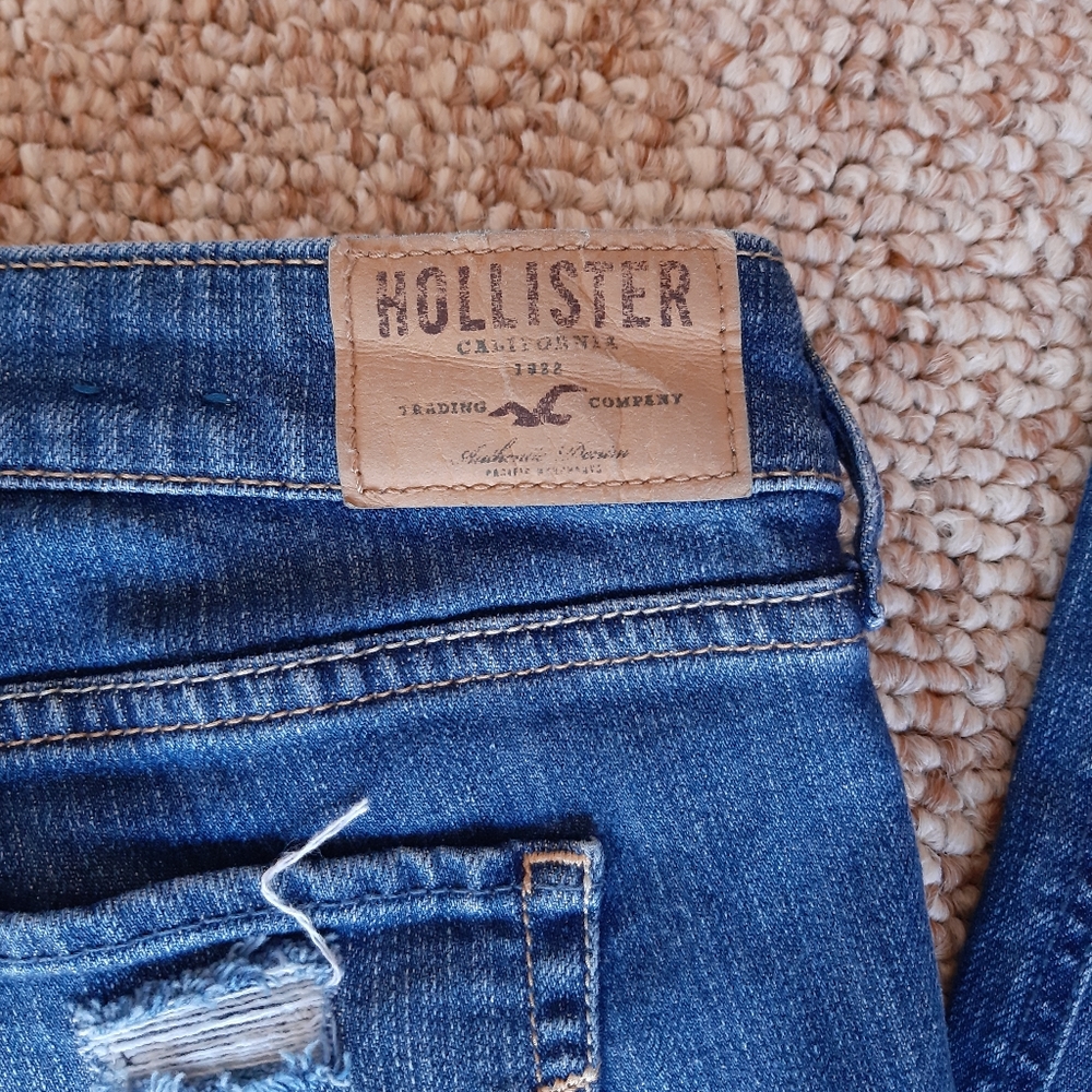 Hollister Distressed Jeans size 5 Long - Picture 13 of 16